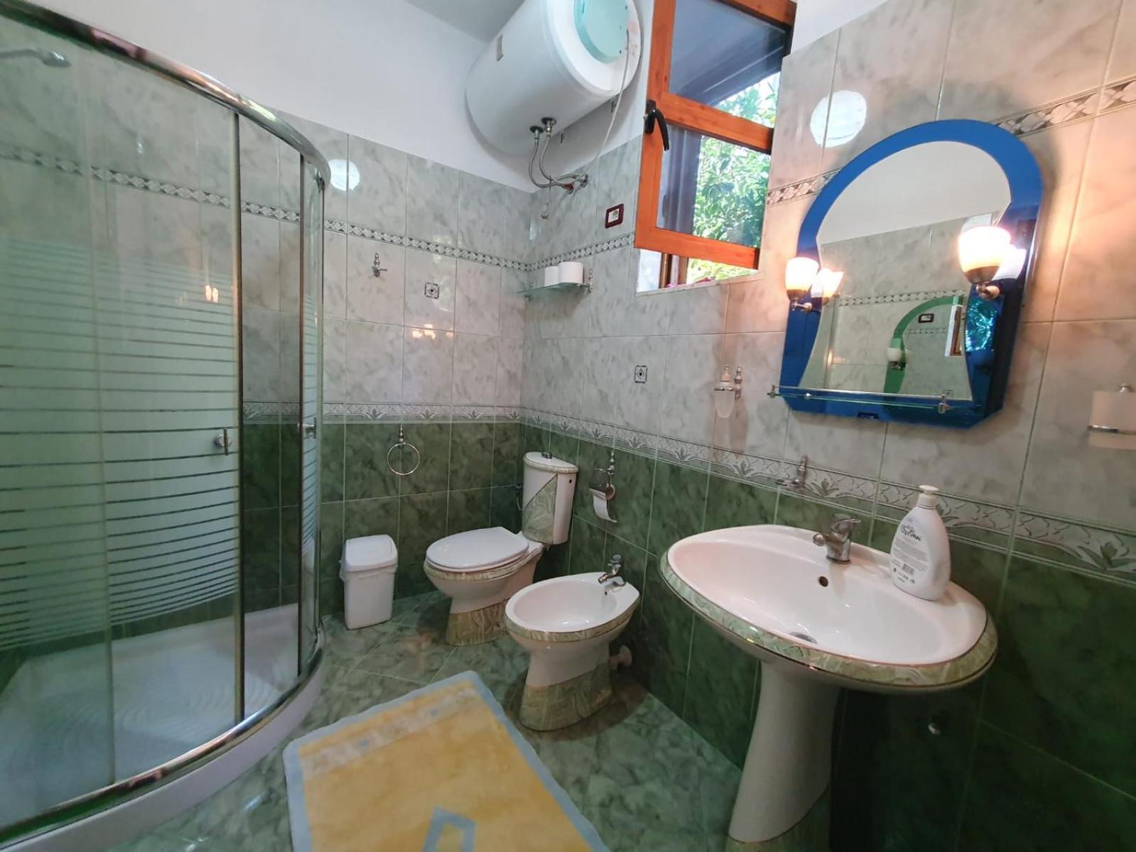 Sara Guesthouse 베라트 외부 사진